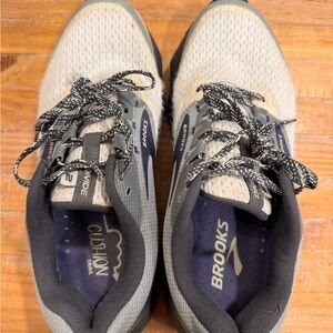 Brooks women’s Gray, Navy & White Athletic Shoes